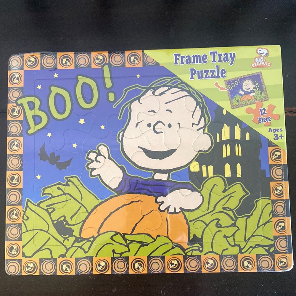 New Charlie Brown Halloween  12 piece puzzle for ages 3+